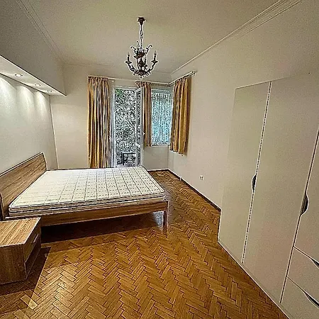 87 Apartament *