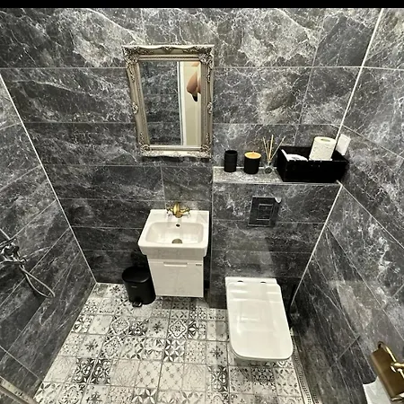 Apartament 87 *