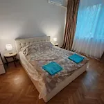 87 Apartment *